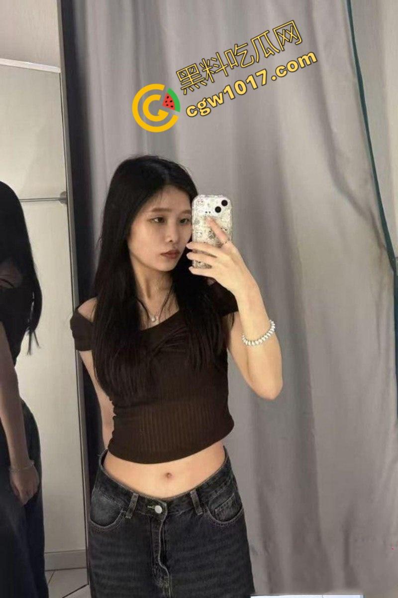 长沙工业学院大二清纯学姐【李芊婉】不雅视频曝光,雪肌黑丝大长腿,高潮迭起翻白眼,校园女神淫荡自慰,大屌猛插满足欲火