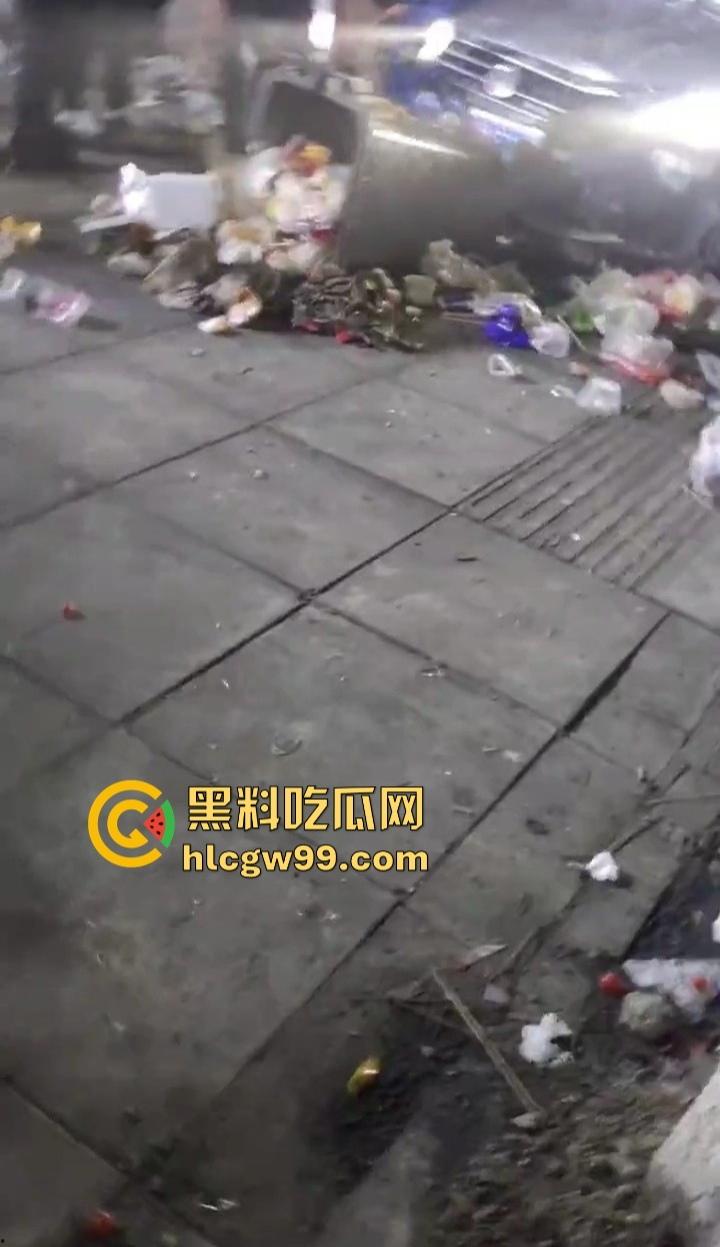 安徽亳州利辛县惊现马路杀神, 酒驾狠人凌晨狂飙,直接冲进小摊贩人群。孕妇当场被撞飞!