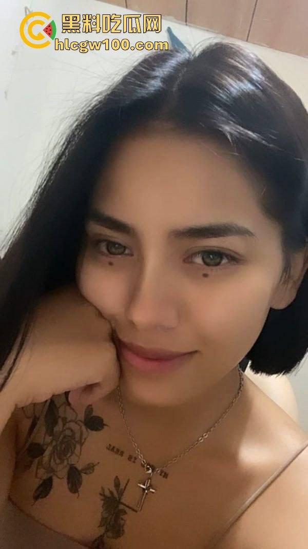 台湾极品辣妹【宋巧】与男友裸聊视频流出,劲拉热舞场面火爆,这种若隐若现的勾引最致命。