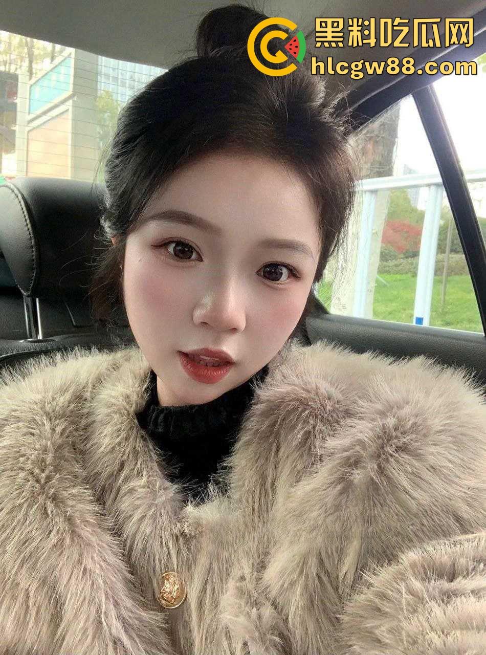 武汉极品人妻【王悦】私拍泄密，身材白嫩紧致，私下被老公调教成母狗，夜里被操哭求饶！