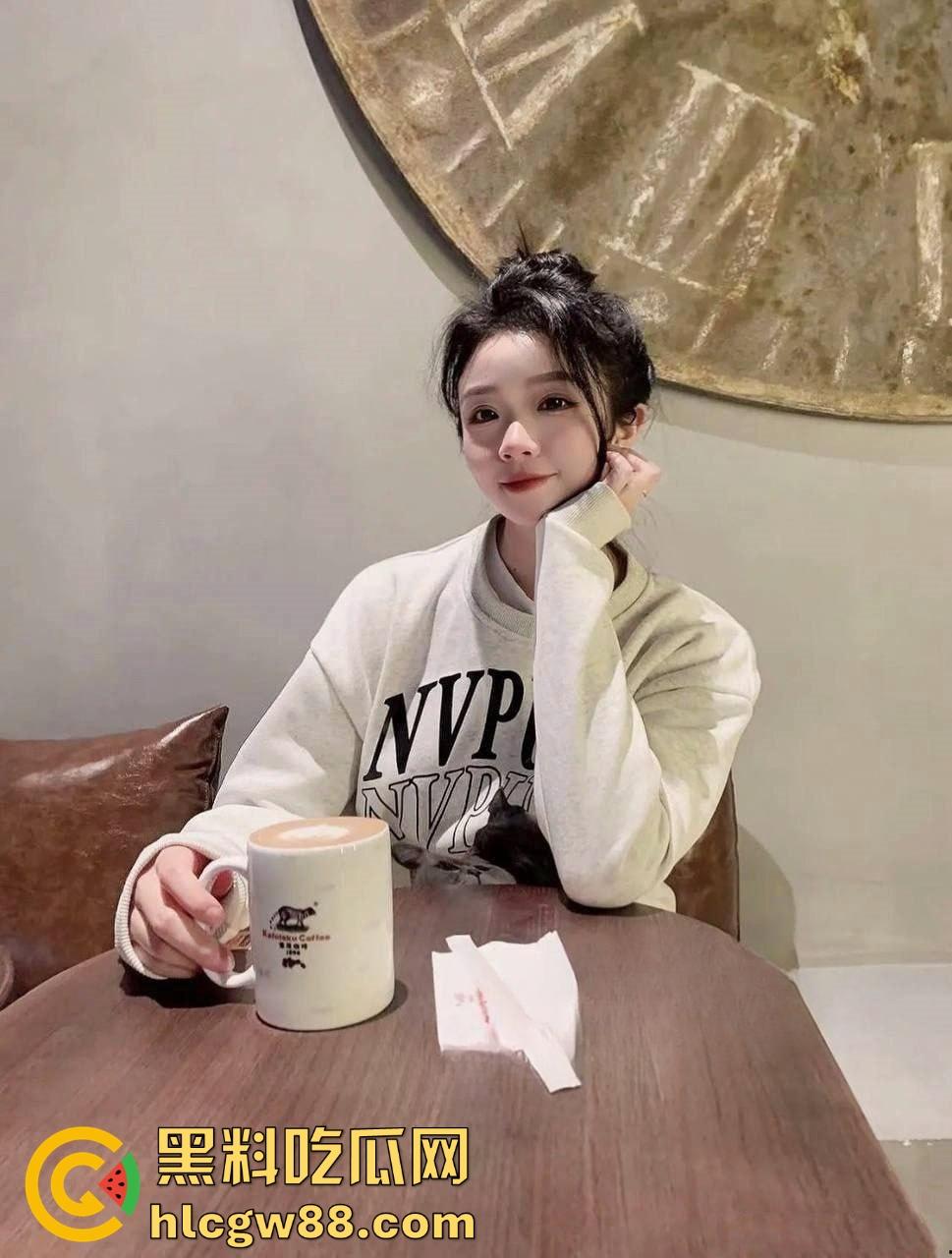 武汉极品人妻【王悦】私拍泄密,身材白嫩紧致,私下被老公调教成母狗,夜里被操哭求饶!