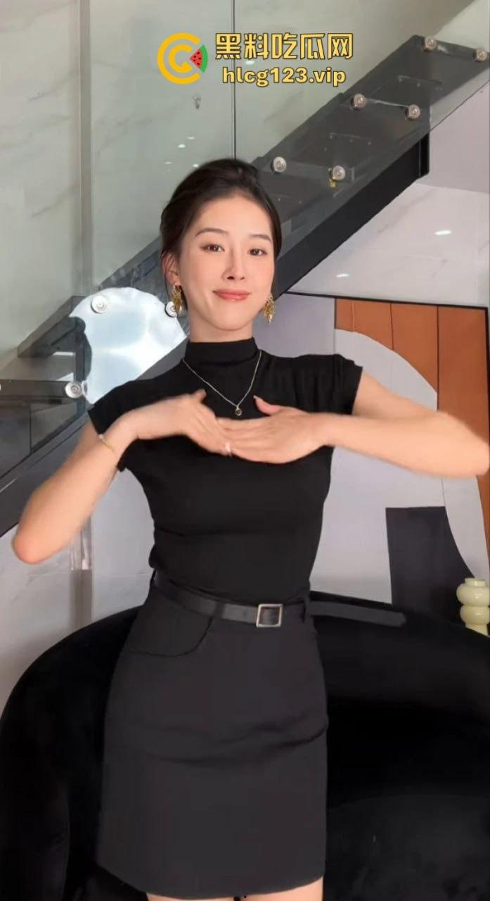 三只羊【小允儿】最想删掉的私密啪啪视频被曝 原来身材好的都被玩了