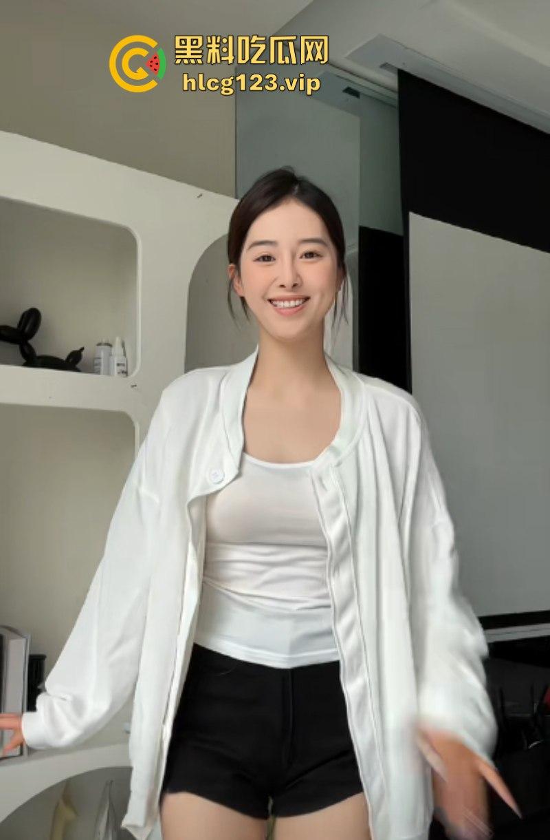 三只羊【小允儿】最想删掉的私密啪啪视频被曝 原来身材好的都被玩了