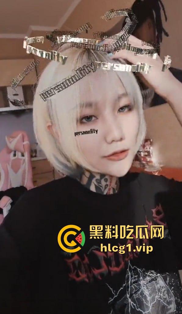 抖音女Rapper『尔晴没吃饱』花臂纹身女神的双面人生!前男友啪啪视频流出,反差婊形象大曝光!
