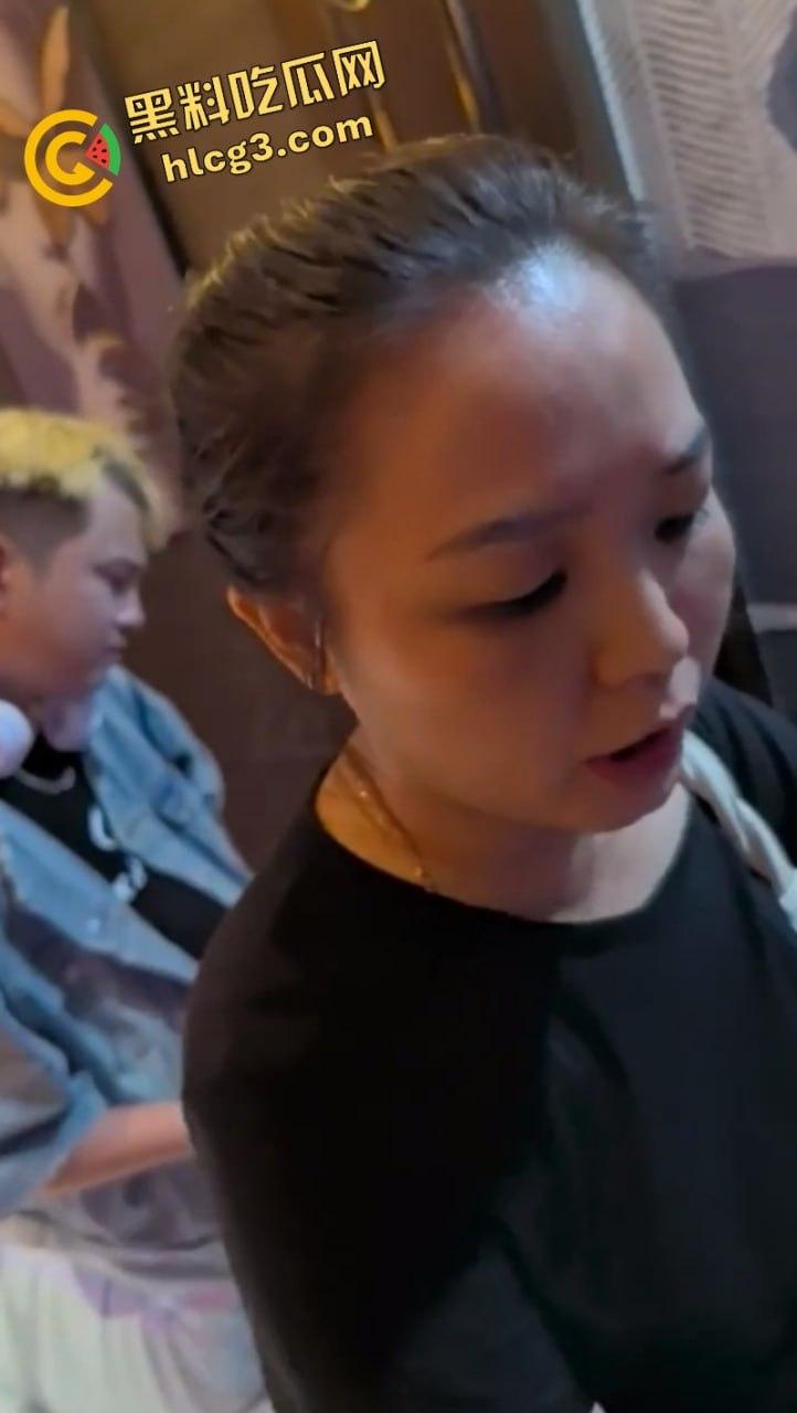 钱难赚屎难吃!广州大姐叫了个男模 不给小费反而还要男模给酒钱 不给直接给男模爆头