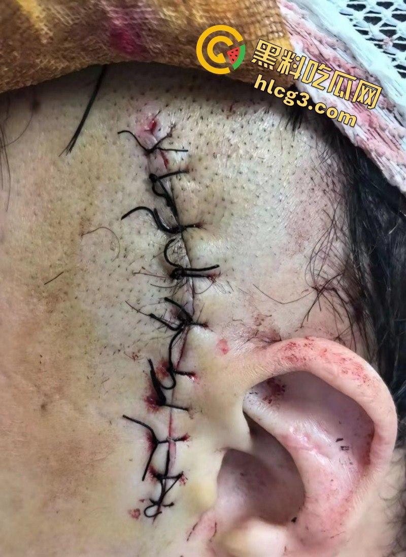 钱难赚屎难吃!广州大姐叫了个男模 不给小费反而还要男模给酒钱 不给直接给男模爆头