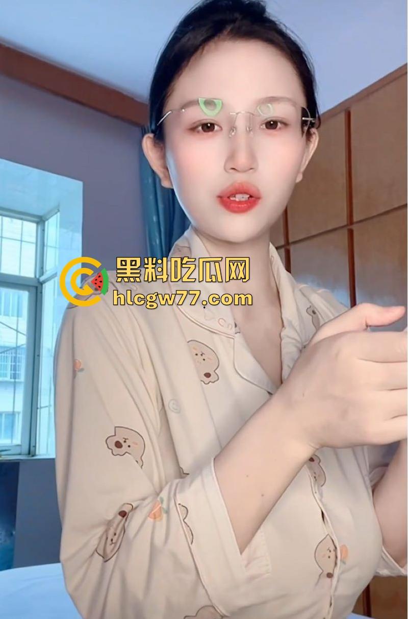 快手哺乳期少妇【晨曦兔子】福利视频流出 极品巨乳被不停揉捏奶水四溢 水晶棒自慰高潮不断!