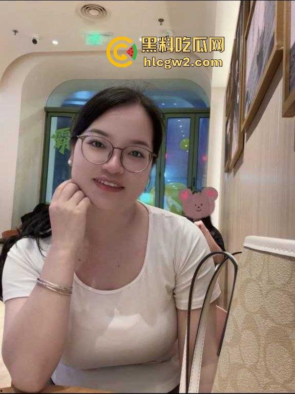 B站巨乳网红【戴子daizi】私密视频流出 丰满反差大骚货,气质像极了以前那位老师 独家曝光!