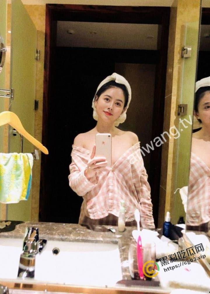 曝光!太原 龙湖万达二层 服装店少妇老板【王双娜】婚前是做外围 后被金主长期包养 目前老公仍不知情 怼脸拍摄