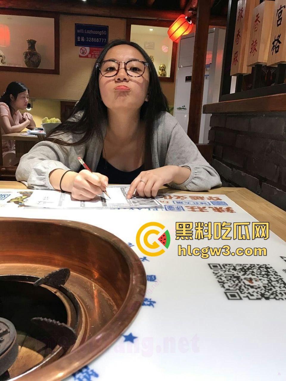 自贡幼儿园绿帽盛宴开幕 骚货小三趁原配出门躺她床上嗷嗷叫 床单湿成游泳池 原配怒爆视频全网疯传!