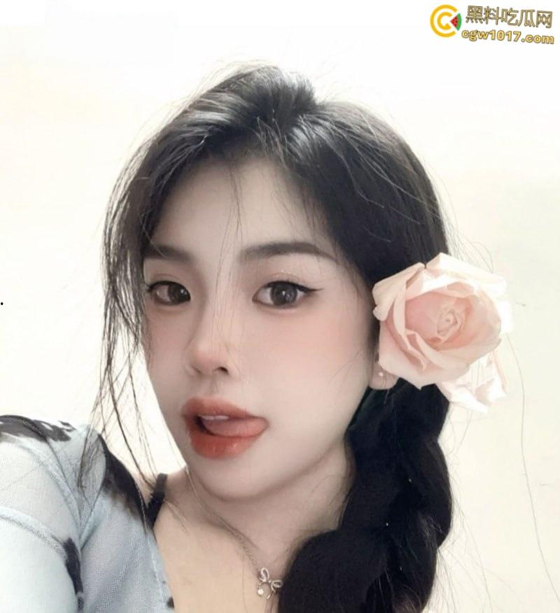 山西科技大学高颜值校花【张佳慧】性爱视频曝光,肥臀翘得像蜜桃,男友狠干嫩穴浪叫连连高潮不止!