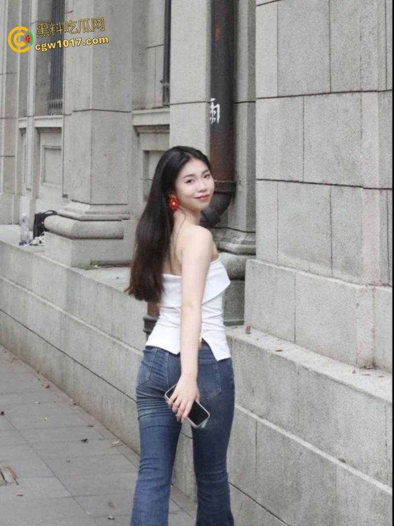 山西科技大学高颜值校花【张佳慧】性爱视频曝光,肥臀翘得像蜜桃,男友狠干嫩穴浪叫连连高潮不止!