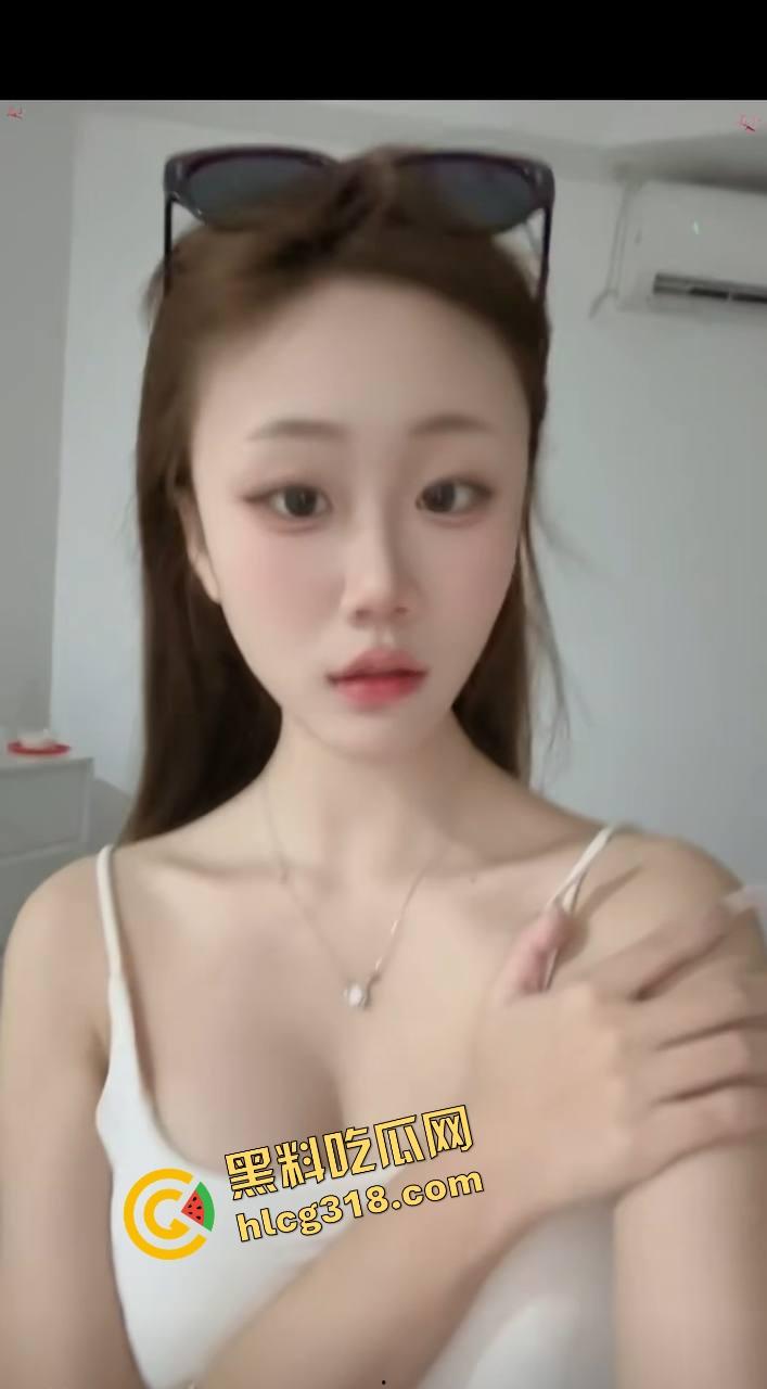 为什么喜欢口交?口交不是前戏,是男人的USB充电口,插上就通电,舔着舔着你就恋爱了!