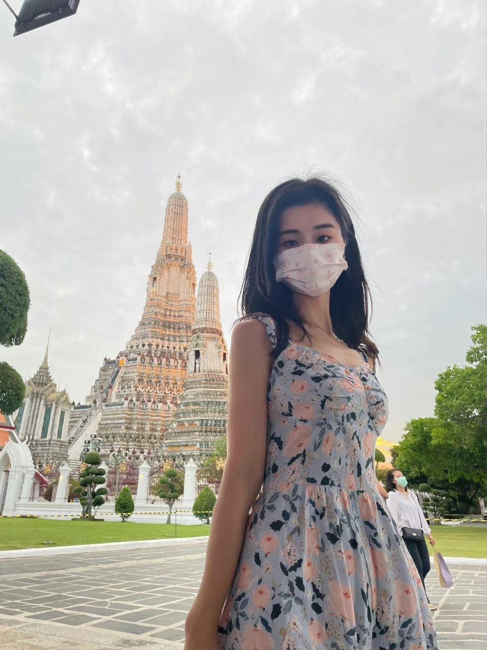 香港珠海学院 杨璐 脚踏五条船 香港内地两地卖逼 被同学发现直接送炮 自拍视频流出!