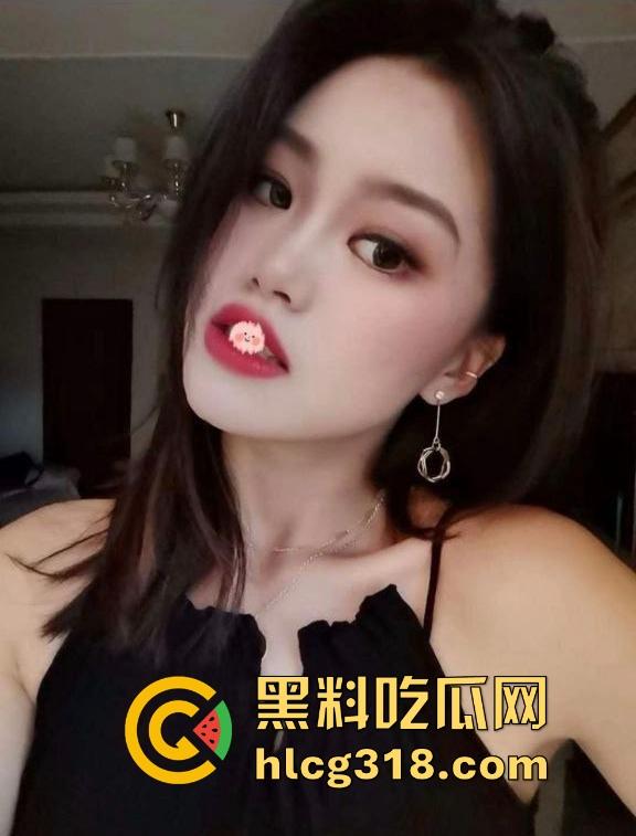 兴隆大厦女销售勾搭客户私密视频泄露!黑丝后入扭臀骚舞挑逗内射 不愧是销冠!