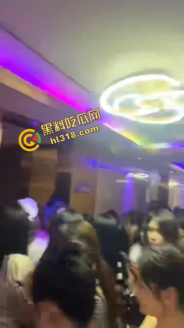 魔都永利party k凌晨免费喝酒,300妹子随便选600块一小时,上海男人的快乐太简单了!