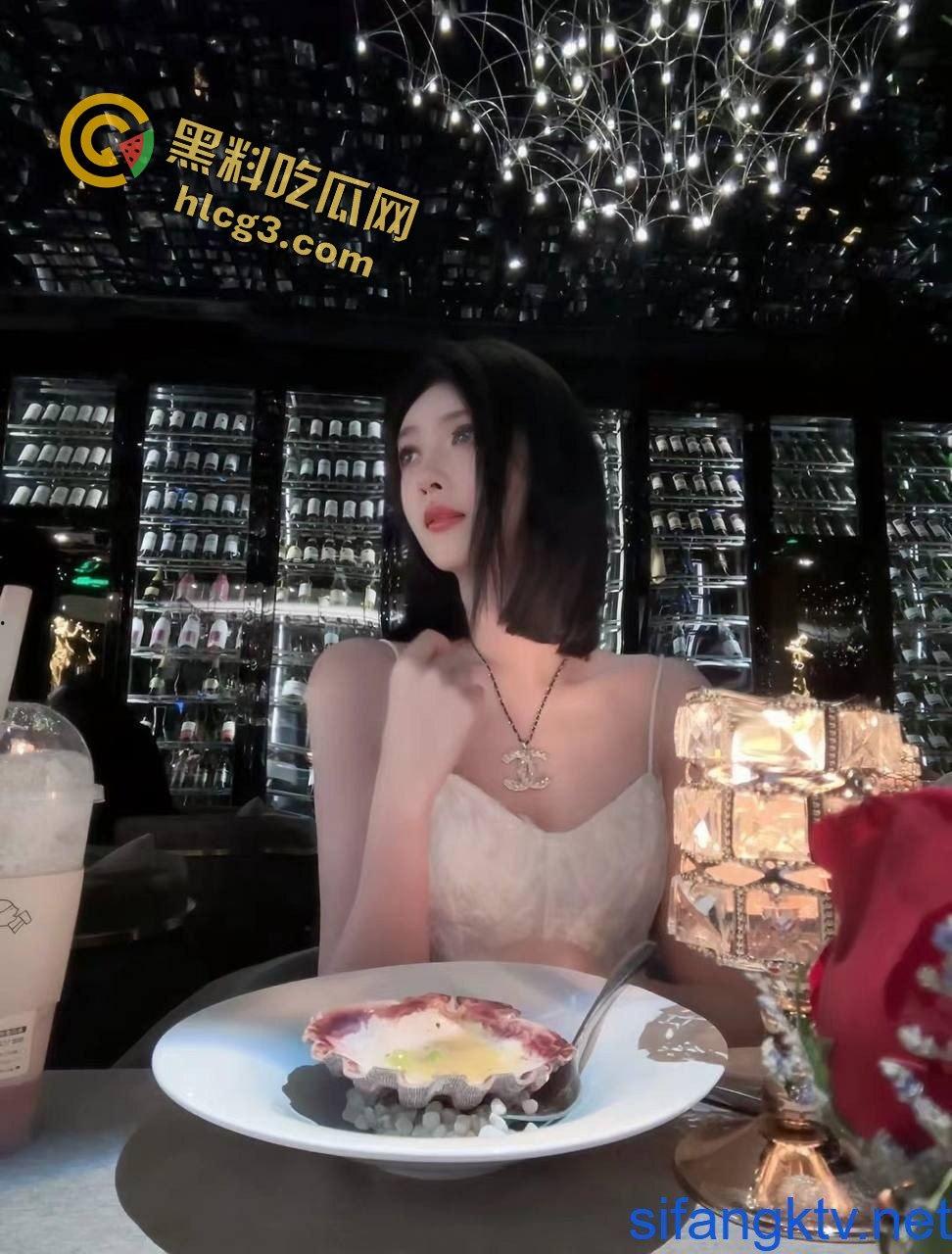 【校园秘闻】艺术学院大三舞蹈生情趣制服COS狂野性爱,姨妈期间高潮暴露!