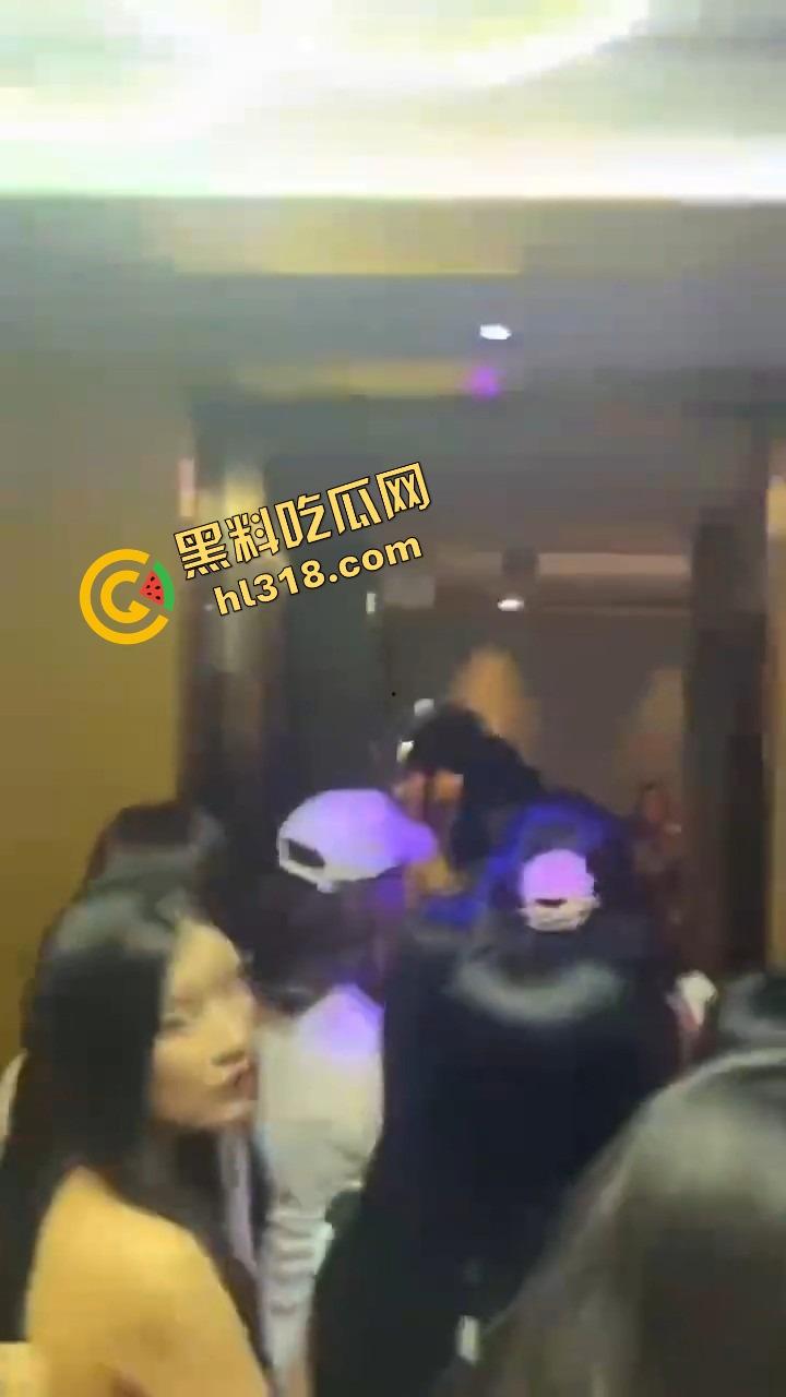 魔都永利party k凌晨免费喝酒,300妹子随便选600块一小时,上海男人的快乐太简单了!