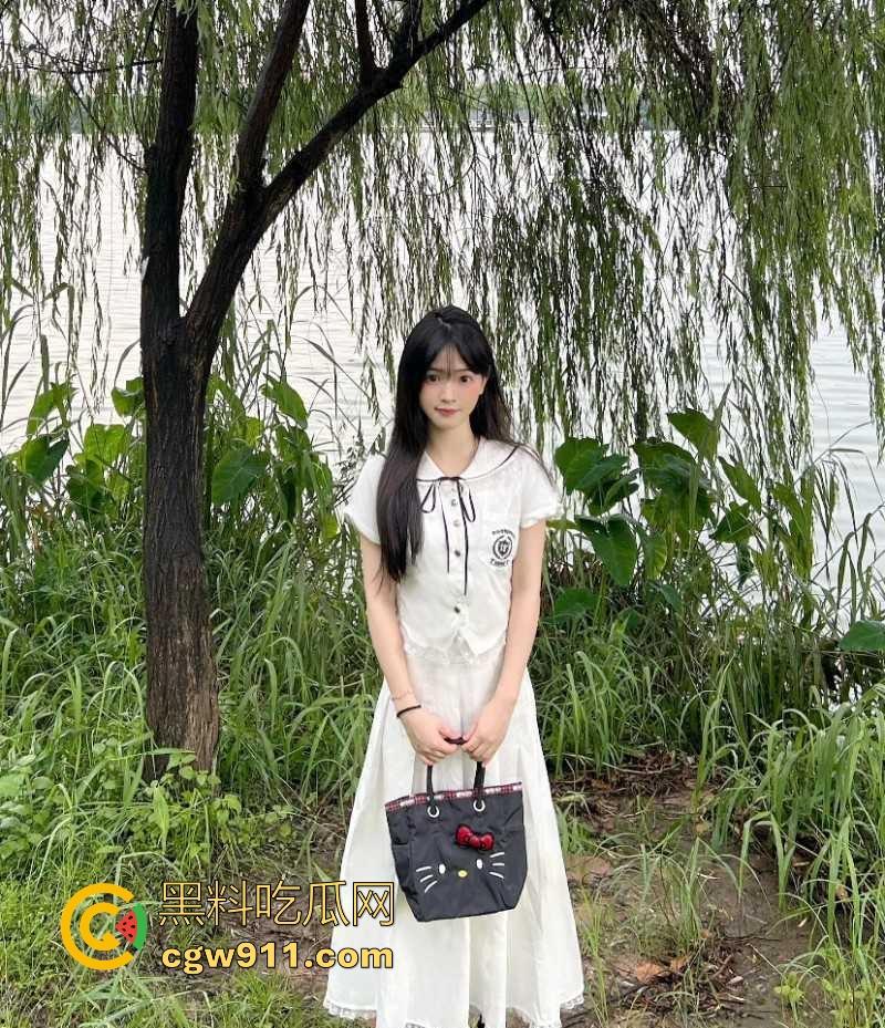 长春师范大学可爱女大【李亚媚】被富二代炮友玩腻后曝光,骑脸舔穴坐屌自慰,反差感冲破天际!