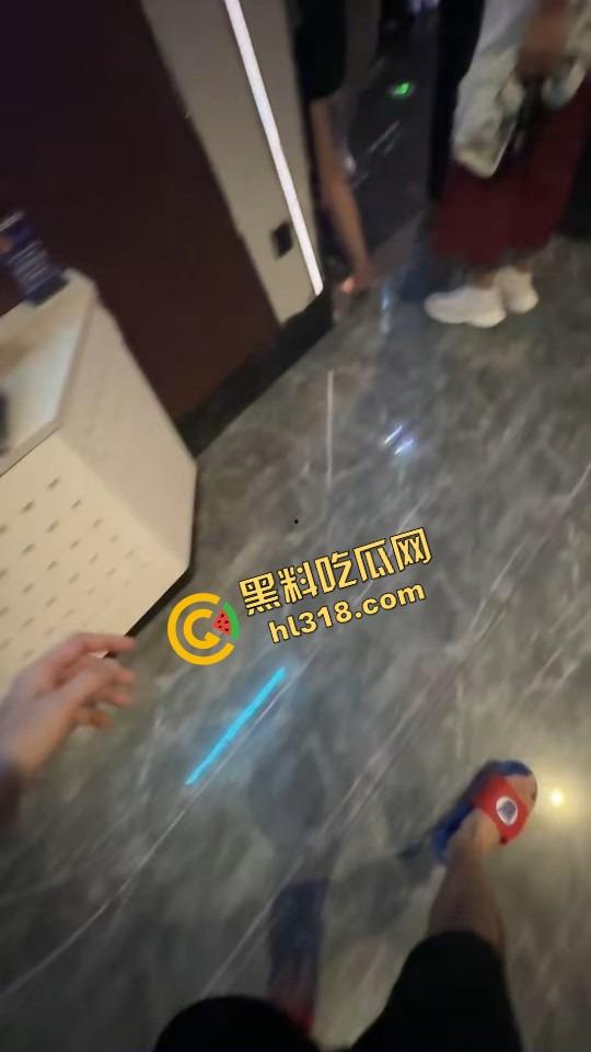 魔都永利party k凌晨免费喝酒,300妹子随便选600块一小时,上海男人的快乐太简单了!