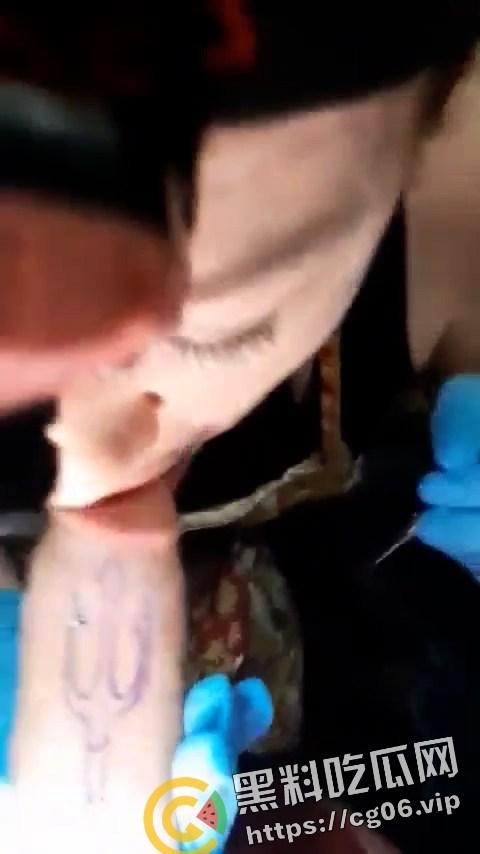 网上疯传真实 阴茎纹身 秘密过程 纹身师需要定时口交保证鸡鸡坚硬