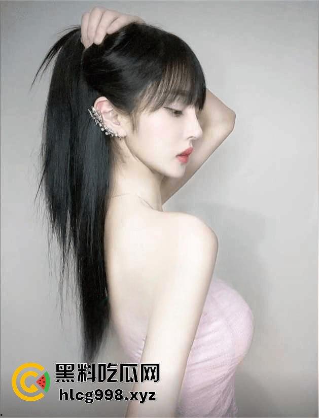 百万粉丝博主【EMMA】做外围翻车!被扒得底裤都不剩,粉丝掉光光只剩90万!