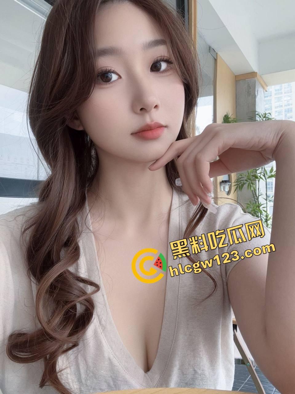 农业片天花板,大胸妹模仿奶牛挤奶,乳头夹得哆嗦喷汁,这奶子还能这样玩?奶牛看了都沉默!