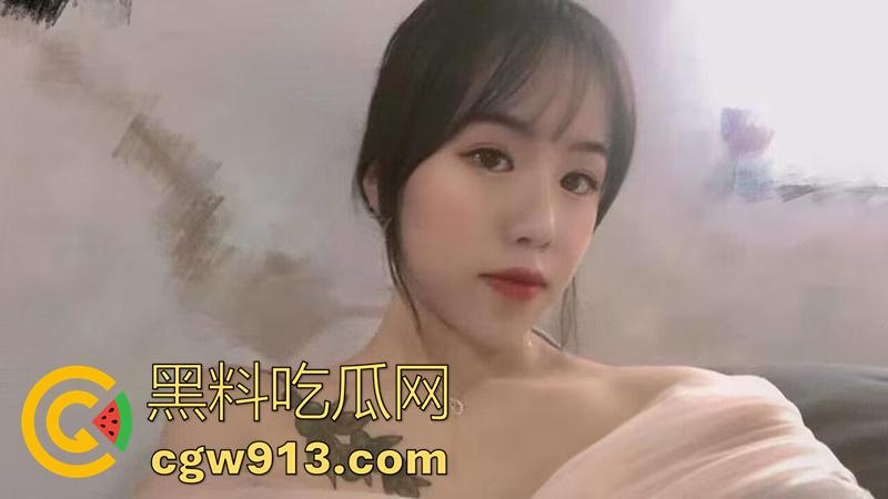 沧州师范美臀女辅导员【王莉媛】,身材火辣美腿修长,主动勾引男学生到家,穿黑丝情趣装在床上异常风骚!