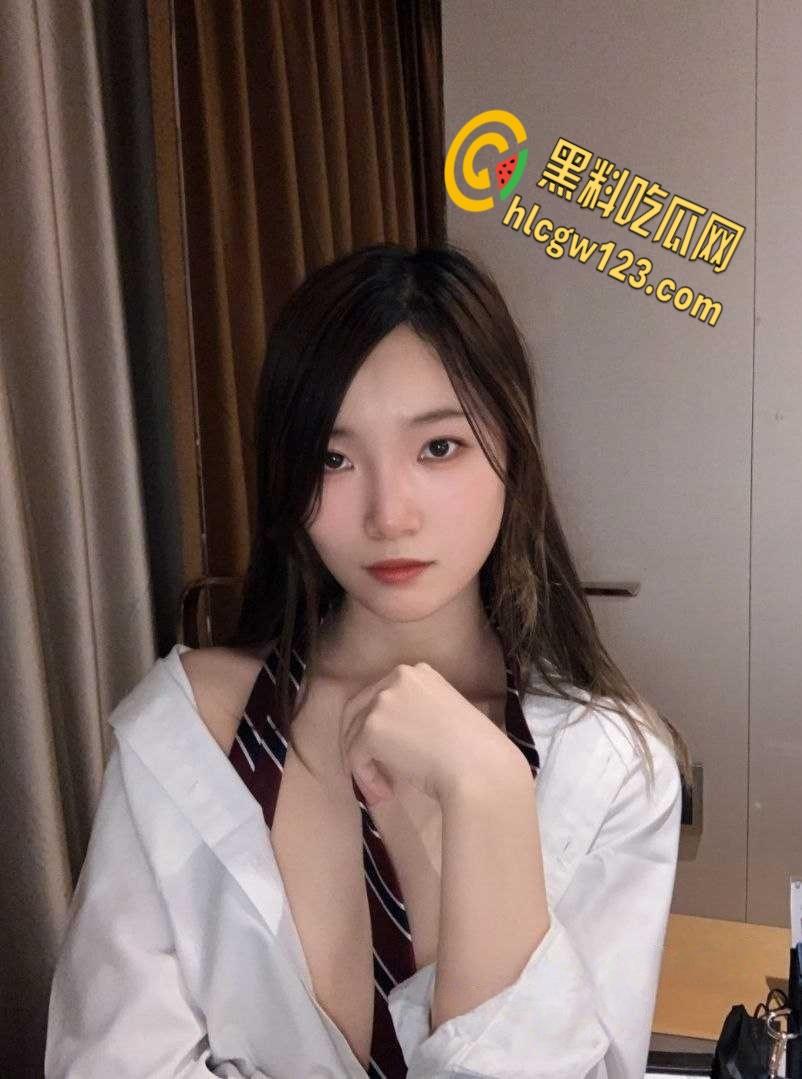 成都清纯女大学生【林书明】,明码标价援交伴游服务,看着风景玩着美人岂不快哉!