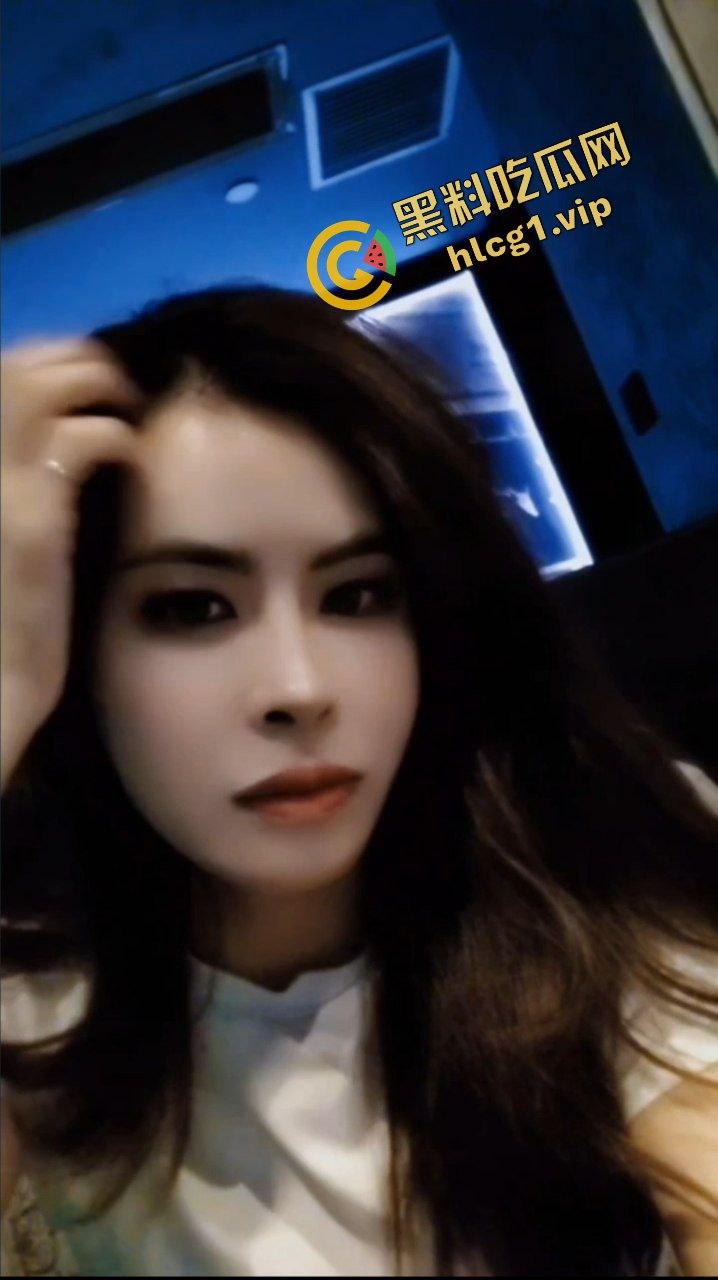 沈阳反差公交车母狗『曾慧敏』四处约炮 口交骚舞 对镜后入 性爱泄密！