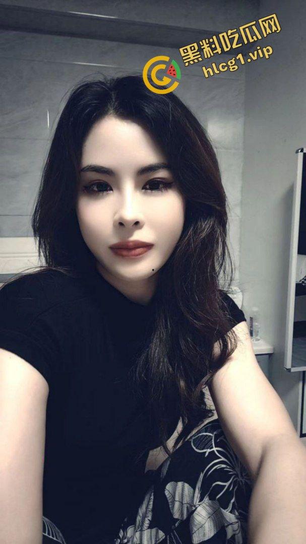 沈阳反差公交车母狗『曾慧敏』四处约炮 口交骚舞 对镜后入 性爱泄密!