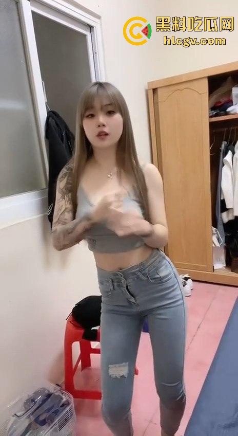 南昌花臂精神小妹【李皓钥】私密视频外流!纹身妹独自在镜头前扣逼放飞自我!