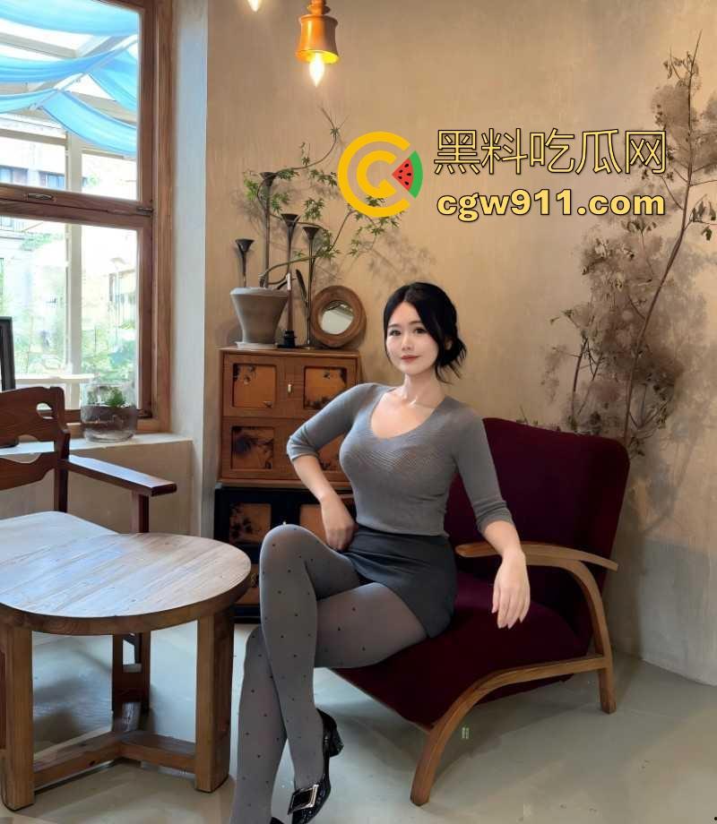 调教极品乖巧嫂子毒龙口爆,从单纯良妻秒变淫荡母狗,张嘴口接浓精,骚姿媚态尽显!