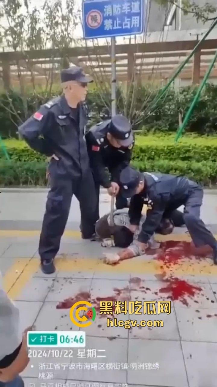 宁波海曙区一女子送孩子上学路上被人追砍 孩子的身受数刀 视频直击血腥现场