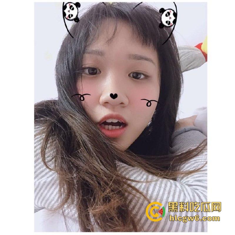 百度云盘泄密,河北师范大学大一清纯学妹私密视频曝光,扣穴呻吟不断,骚到让人怀疑同学谁把她调成这样?