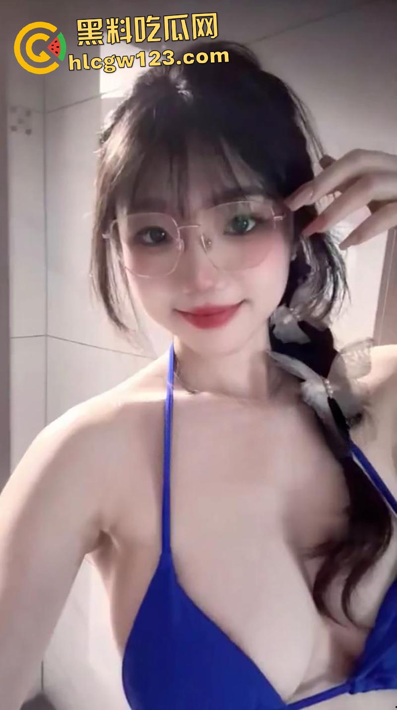 抖音68万粉颜值女神【sunny77】,持胸榨精大尺度福利,脸穴同框巨乳撩人,太诱惑了!