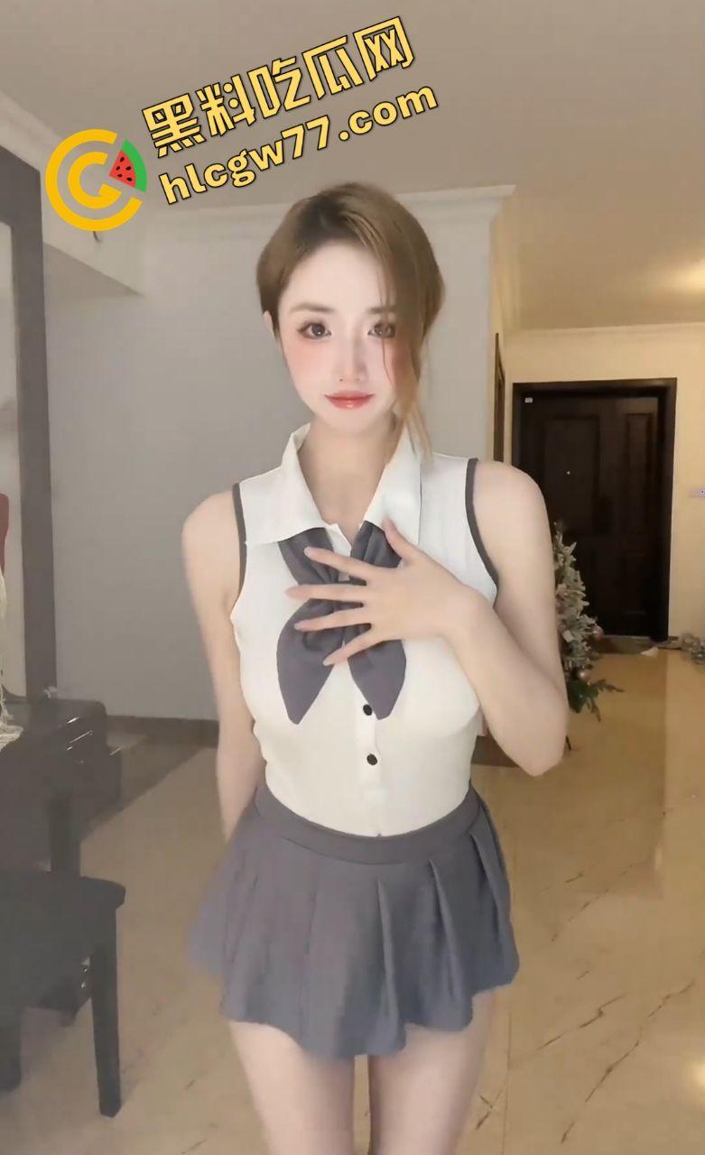 抖音纯情小仙女【焕儿】惊天黑料！厕所自慰被阿姨发现，小母狗本性暴露，粉丝心碎一地！