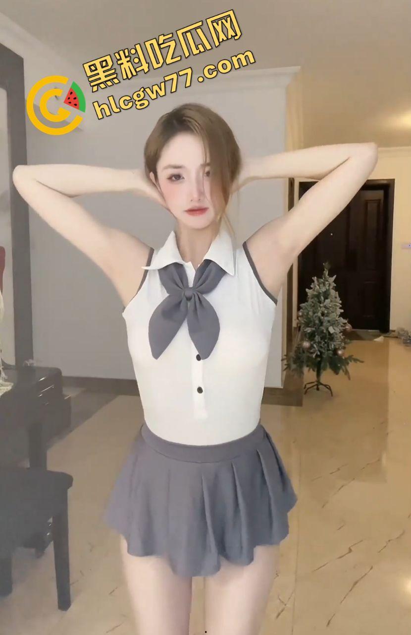 抖音纯情小仙女【焕儿】惊天黑料!厕所自慰被阿姨发现,小母狗本性暴露,粉丝心碎一地!