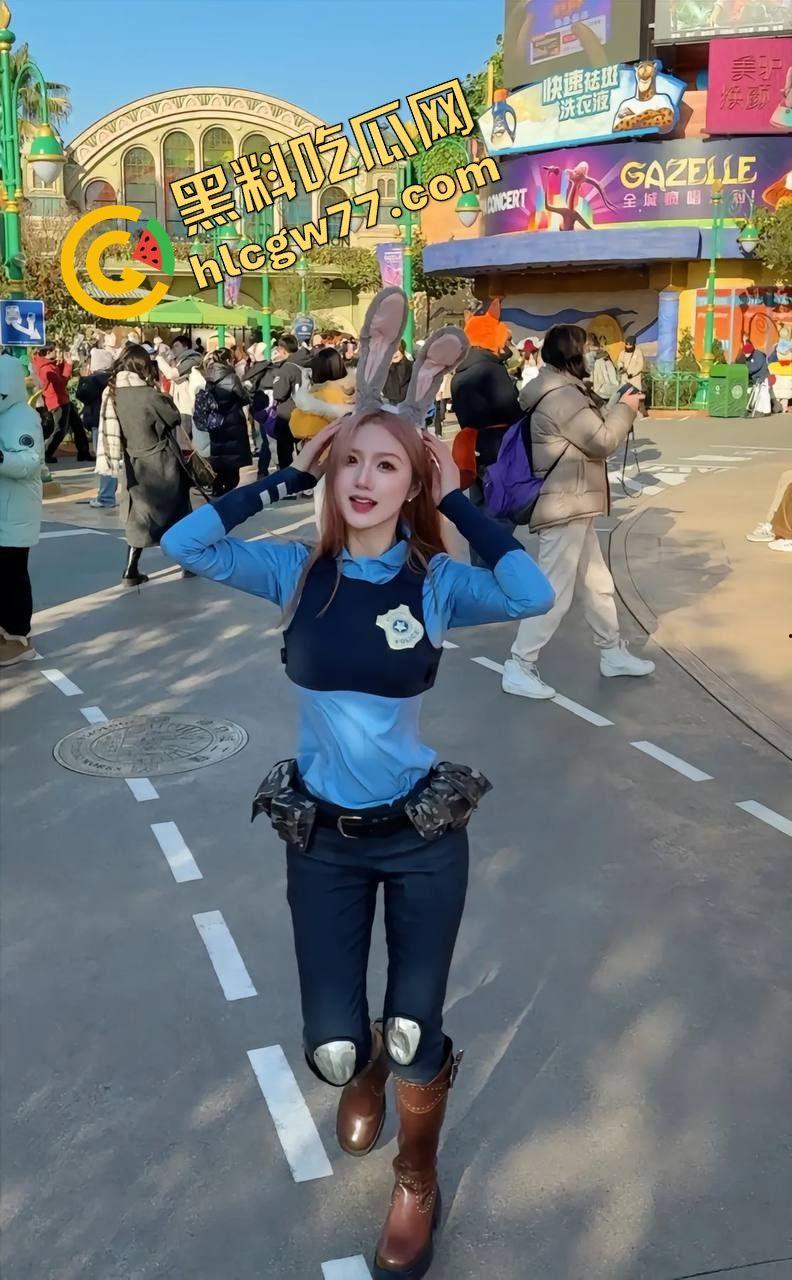 抖音纯情小仙女【焕儿】惊天黑料!厕所自慰被阿姨发现,小母狗本性暴露,粉丝心碎一地!