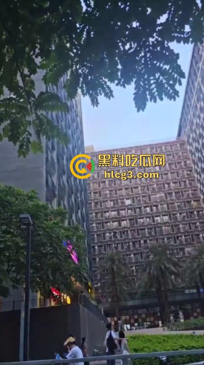 人间悲剧!广州25岁美团外卖小哥 因为顾客无理投诉崩溃跳楼轻生!