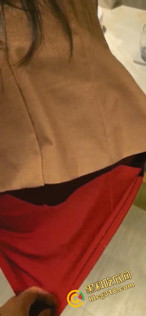 舔狗舔了三年舔成笑话,前女友『赵敏』装纯三年,嘴上说不想亲结果私下酒店含屌吞精!