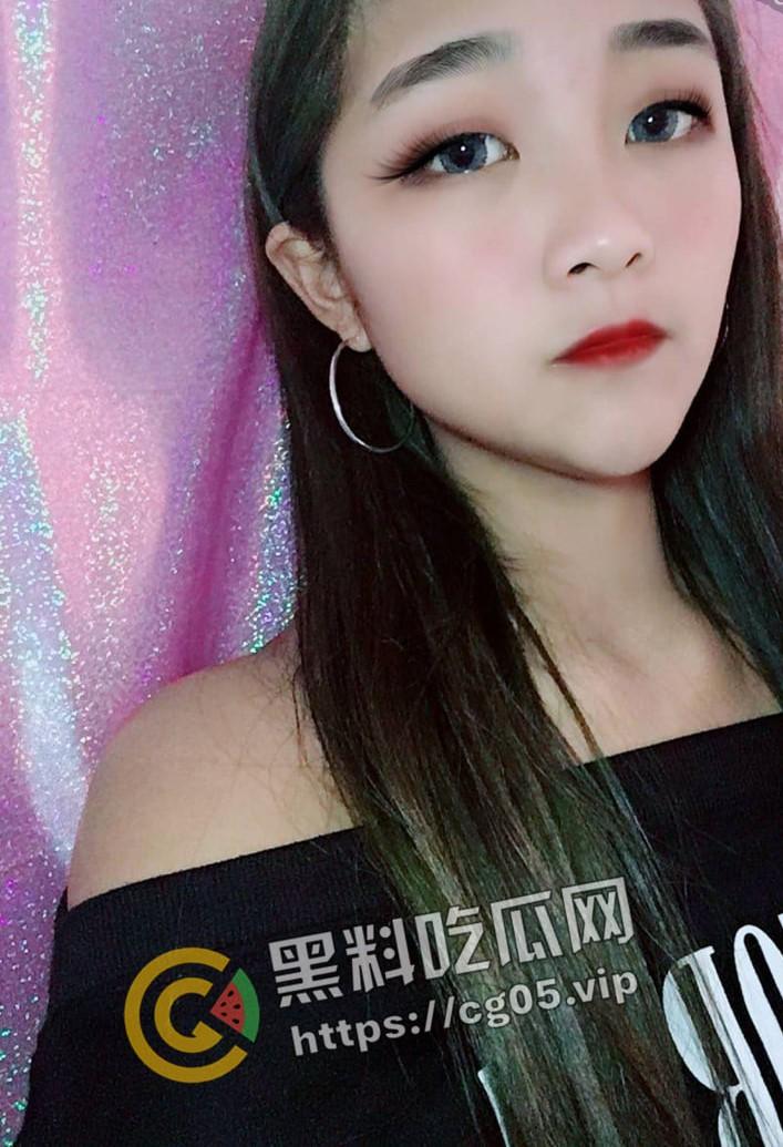 贵州惠水00后精神小妹【朱柳英】裸贷买苹果手机 被心机男重装电脑复制视频将其曝光 钢笔猛插小妹嫩逼