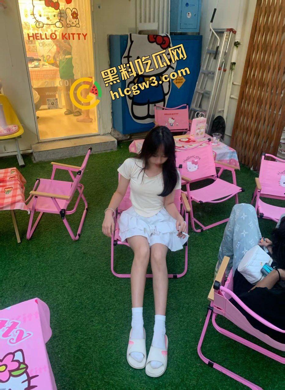 深圳沙井上南学校清纯骚贱反差妹『豆琦祺』深圳大哥砸钱得吃 爆操后搂着睡!独家曝光流出!