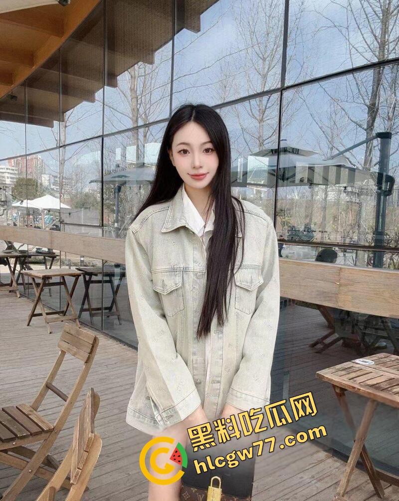 瓜友爆料3000块约操澳门极品外围黑丝长发女神，肤白如雪魔鬼身段嫩逼狂抽，cosplay骚装翘臀后入浪吟！