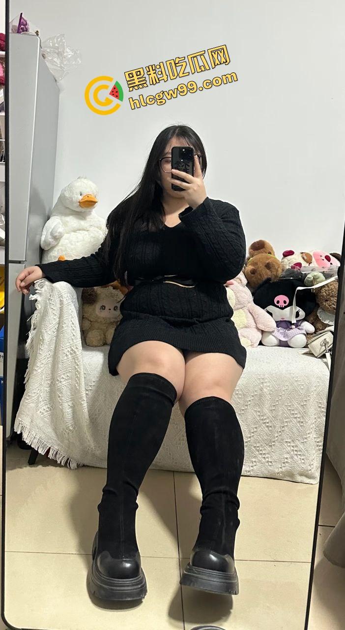 广东惠州虎式坦克肥逼女【张霞】淫妻喜欢刺激曝光,边操边打电话各种猛插肥逼中出!独家曝光流出!