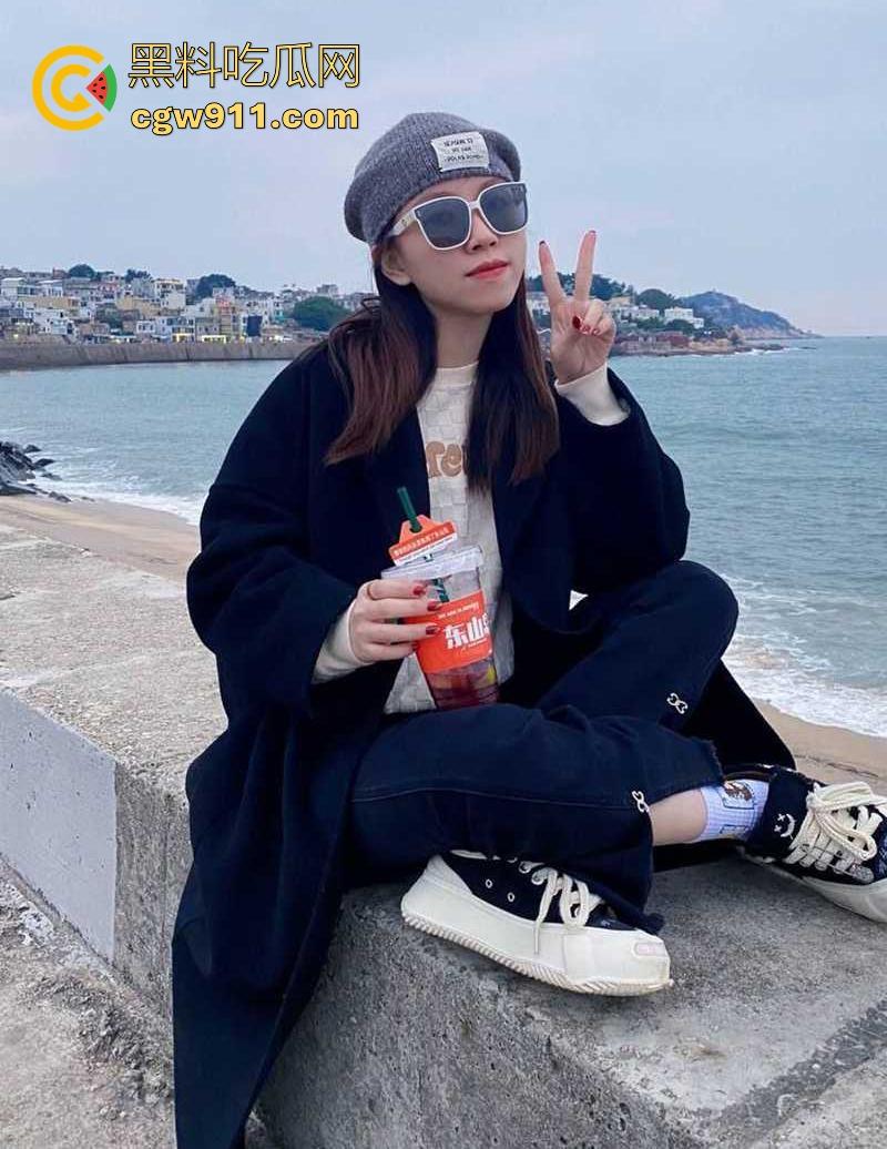 山东清纯萝莉【陆颖】情趣装做爱流出,被包养成淫荡性宠,可爱萝莉戴狗链穿情趣皮裙,花式爆操太尼玛得劲了!