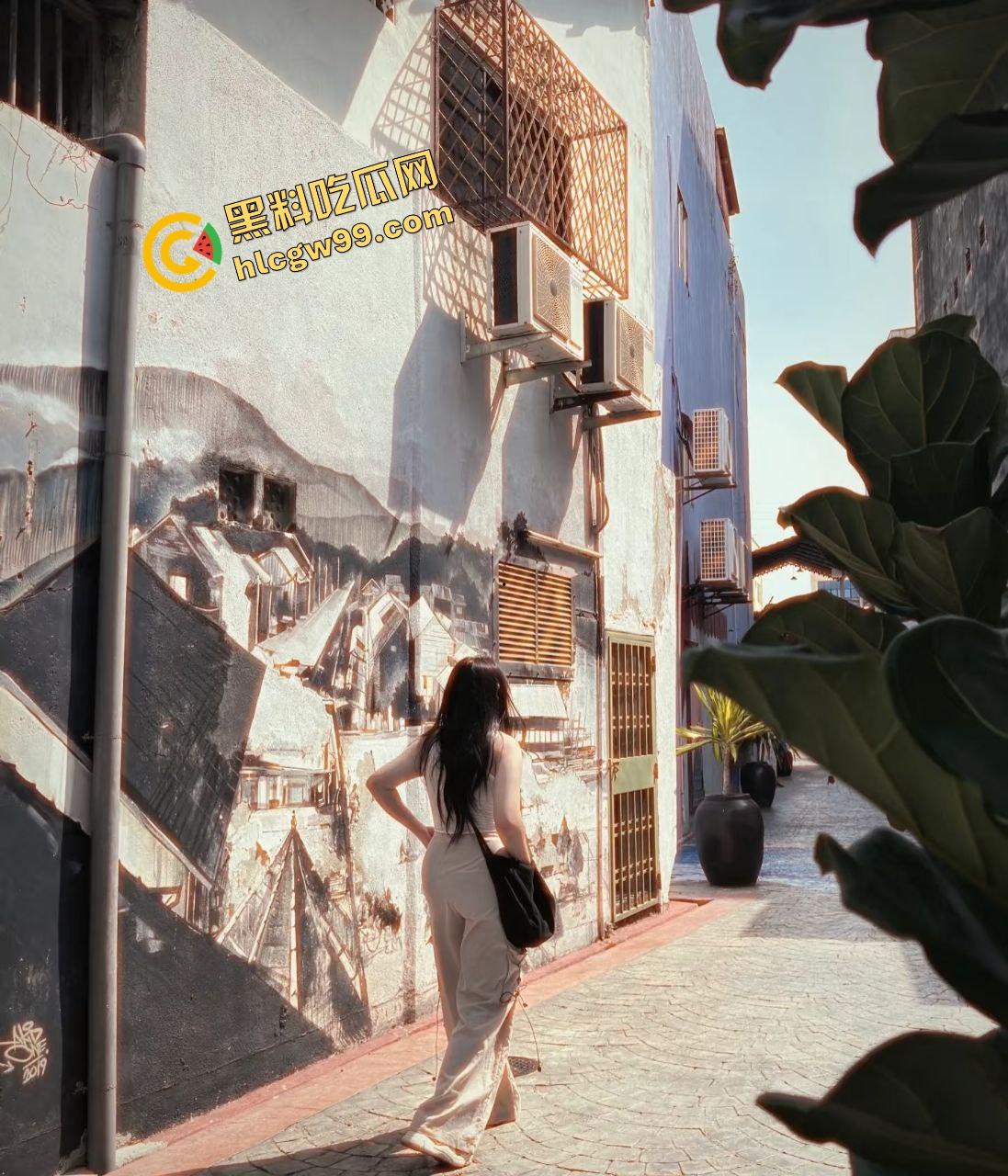 广东惠州虎式坦克肥逼女【张霞】淫妻喜欢刺激曝光,边操边打电话各种猛插肥逼中出!独家曝光流出!