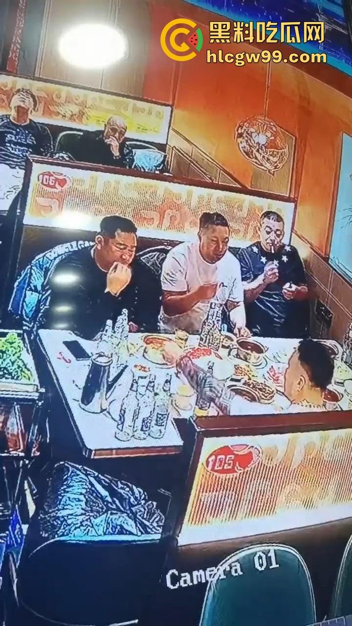 黑龙江密山健晟星期天火锅爆炸性操作，火锅里煮打火机，惊喜套餐还是定时炸弹？过年吃饭吃出爆炸感！