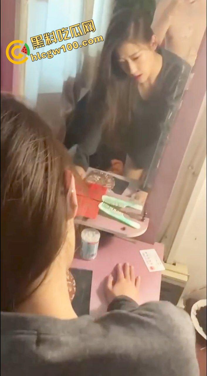 长春金融专校反差骚鸡【江敏】土豪砸钱包养,情趣黑丝后怼骚臀,化妆镜后入猛操娇喘!独家曝光!