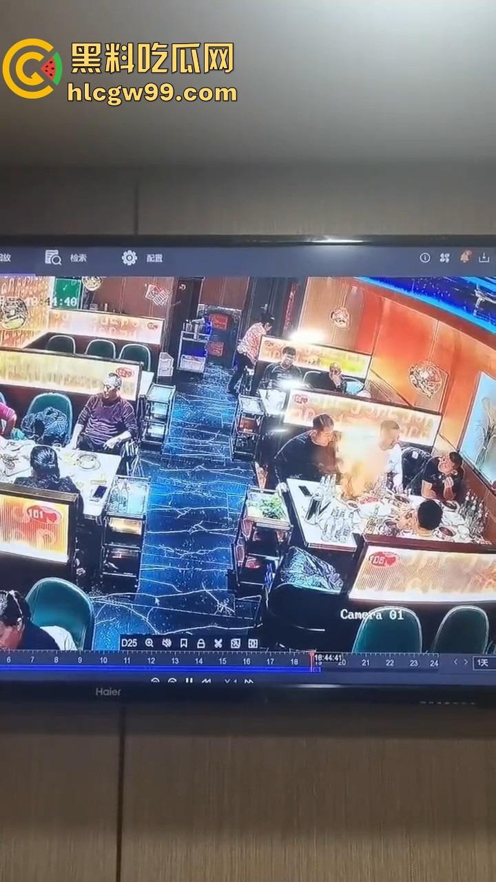 黑龙江密山健晟星期天火锅爆炸性操作,火锅里煮打火机,惊喜套餐还是定时炸弹?过年吃饭吃出爆炸感!